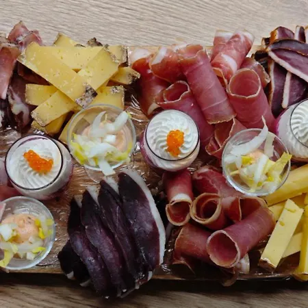 Le Jardin Des 2 Cedres Bed & Breakfast Isigny-le-Buat